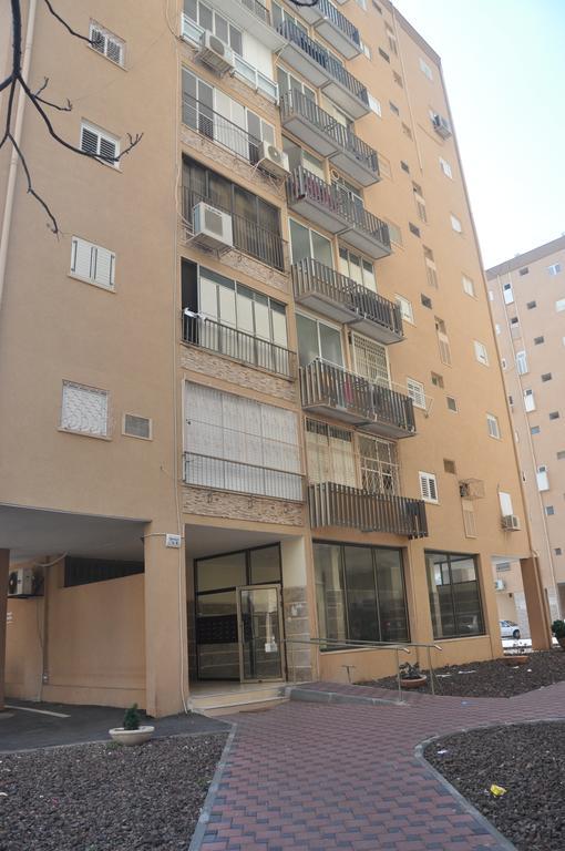 Sky Home Apartment Jabotinsky 8 Bat Yam Exterior photo